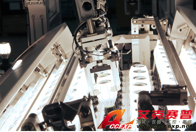 Chroma Model 5102 高速 LED 球泡燈線(xiàn)上量測(cè)系統(tǒng)圖片